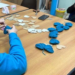 I giovani della Misericordia Canosa donano rosari agli ospiti delle case di riposo