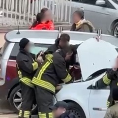 Incidente in via Corsica a Canosa: due auto coinvolte, un ferito