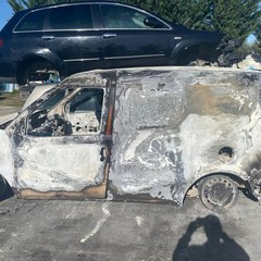 Rinvenuti nelle campagne di Canosa i furgoni rubati ed incendiati dell’azienda Ladisa