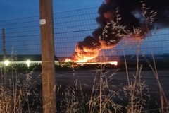 Incendio all’alba nella Zona Industriale a Canosa di Puglia