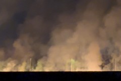 Ennesimo incendio, dalle importanti dimensioni, appiccato nelle vicinanze di via Anfiteatro
