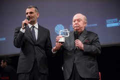 Lino Banfi emoziona il Petruzzelli: standing ovation e Premio Bif&st alla carriera