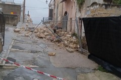 Maltempo a Canosa: cedono murature in via Milano