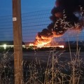 Incendio all’alba nella Zona Industriale a Canosa di Puglia
