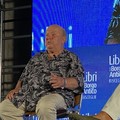 Pubblico in visibilio per Lino Banfi a Libri nel Borgo Antico a Bisceglie - L'INTERVISTA