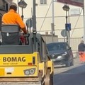 Proseguono a Canosa i lavori di manutenzione straordinaria di marciapiedi, strade e caditoie