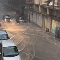 Bomba d'acqua a Canosa: strade allagate e disagi alla circolazione