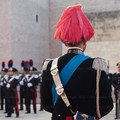 Giornata dell’Unità Nazionale e delle Forze Armate, in vetrine le uniformi dei Carabinieri
