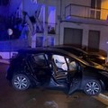 Incidente in via Carlo Goldoni a Canosa: auto finisce contro muretto