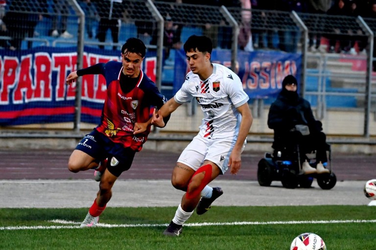 Canosa e Taranto non si fanno male: al “San Sabino” termina 0-0