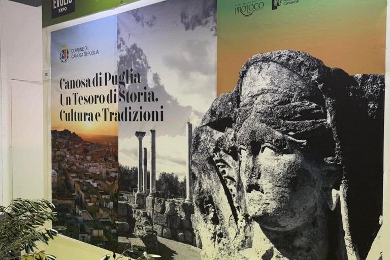 Lo stand del Comune di Canosa all'Evolio Expo. <span>Foto Sabino Del Latte</span>