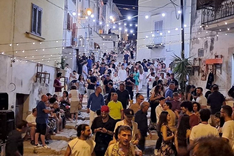 “Tipicamente Canosa” e “Strascinando” l’8 e il 9 agosto fra cultura, storia, identità ed enogastronomia