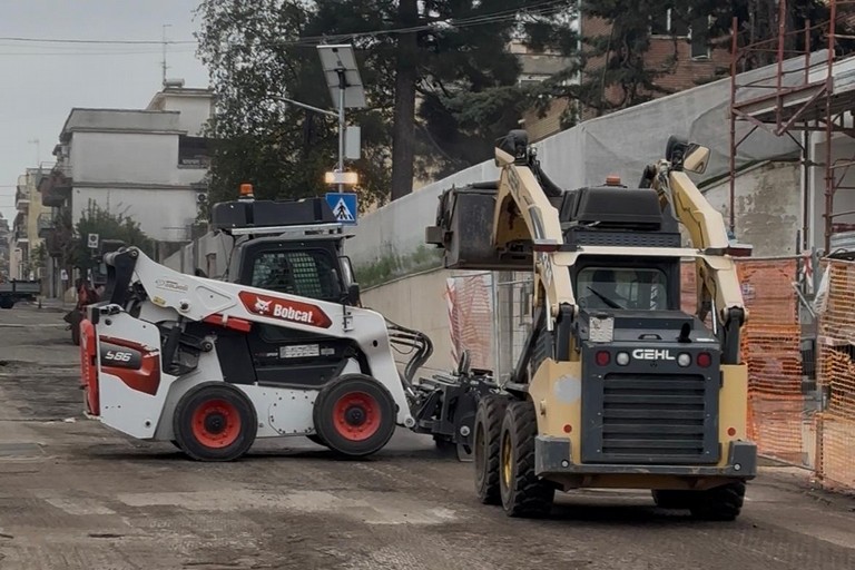 Lavori in corso in Viale I Maggio. <span>Foto Sabino Del Latte</span>