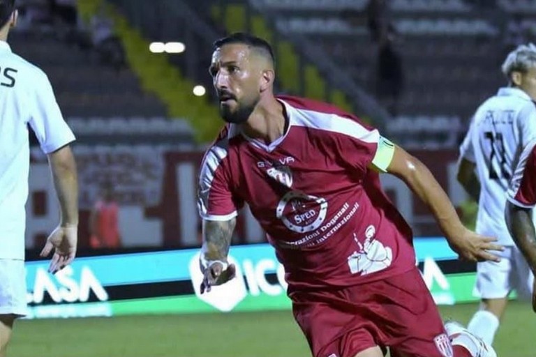 Gianni Montrone appende gli scarpini al chiodo: è il nuovo vice-allenatore del Canosa Calcio