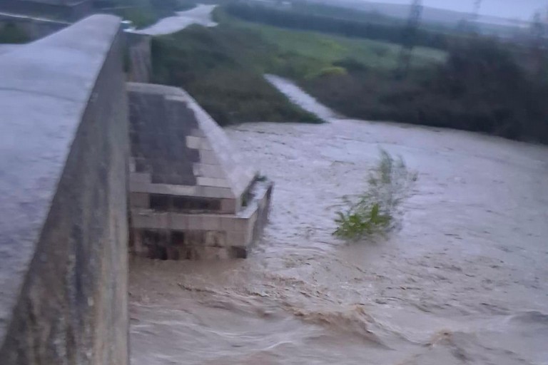 Ofanto in piena, chiude la SP2 (ex SP231) direzione Canosa