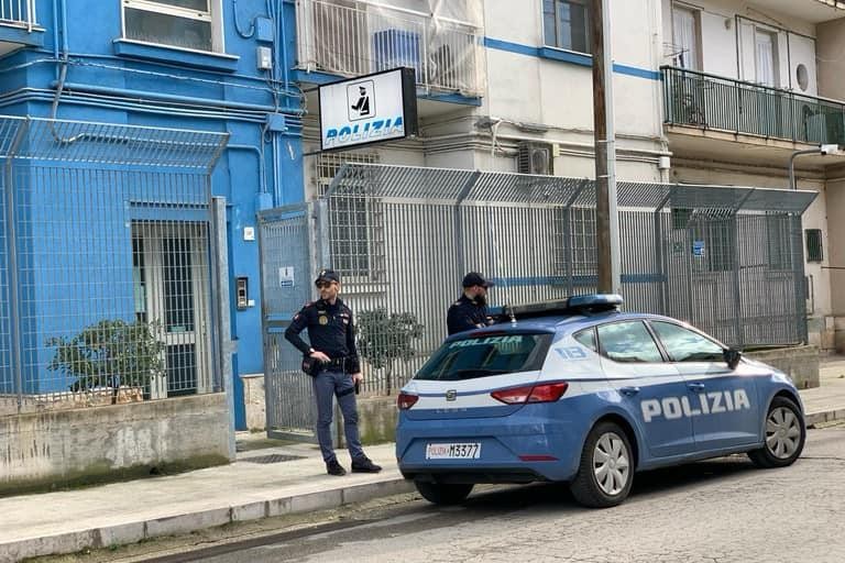 Anziano aggredito in centro a Canosa, fermato dalla Polizia di Stato un 55enne