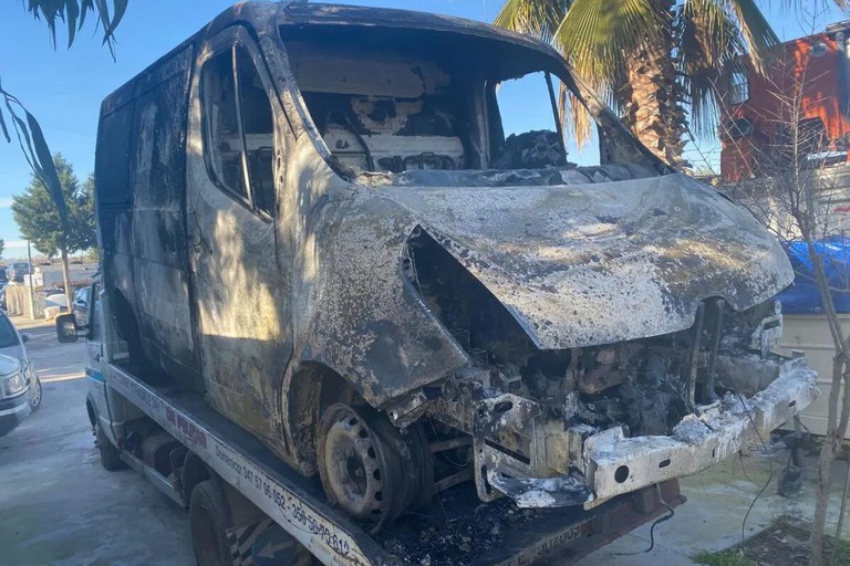 Rinvenuti nelle campagne di Canosa i furgoni rubati ed incendiati dell’azienda Ladisa